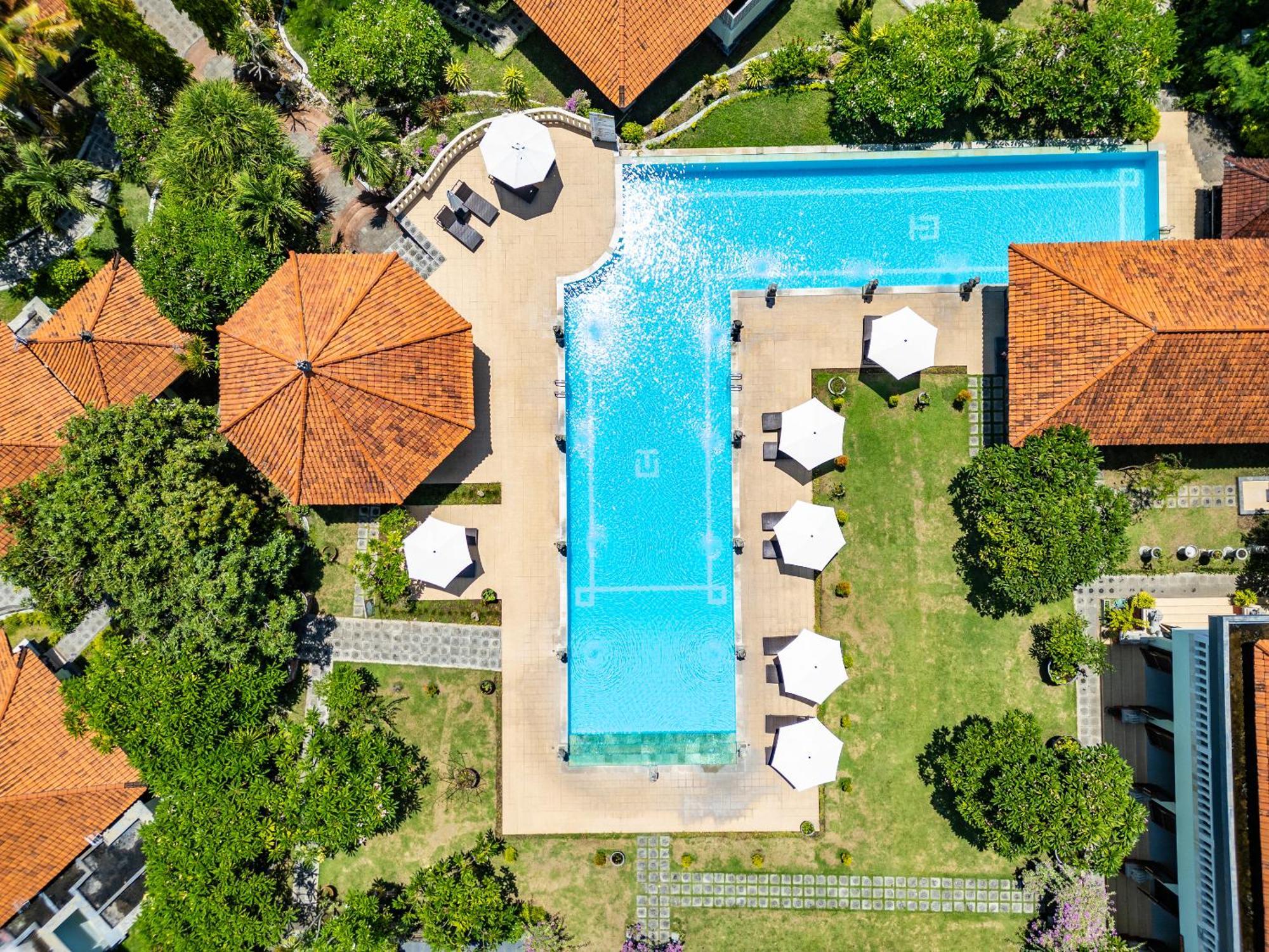 Taman Surgawi Resort&Spa Jasri Bagian luar foto