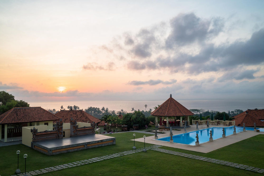 Taman Surgawi Resort&Spa Jasri Bagian luar foto